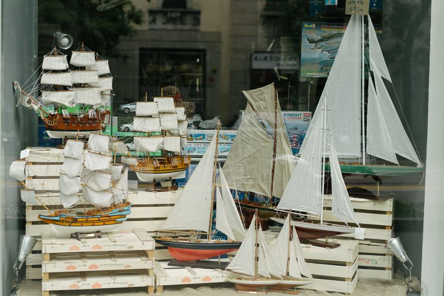 Model ships displayed in a shop window